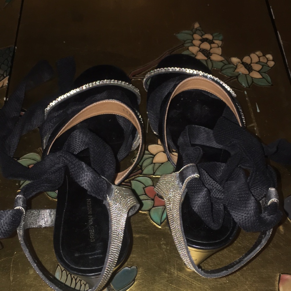 Shoes - Picture 5 of 7